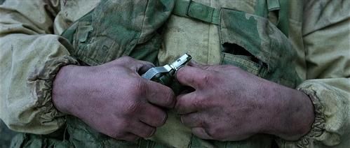 安静的前哨迅雷下载_哪里能看高清完整版