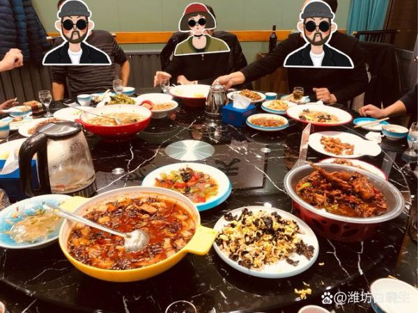 梦到做客吃饭是什么意思_梦见在别人家吃饭好不好