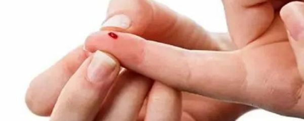 梦到很多针是什么意思_梦见针扎手出血解析