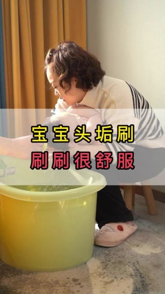 宝宝晚上睡觉抓头怎么办_宝宝抓头的原因