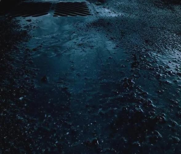 梦到深坑是什么意思_梦见掉进深坑预示什么