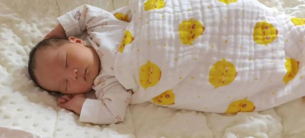 梦到小孩笑是什么意思_梦到小孩笑预示什么