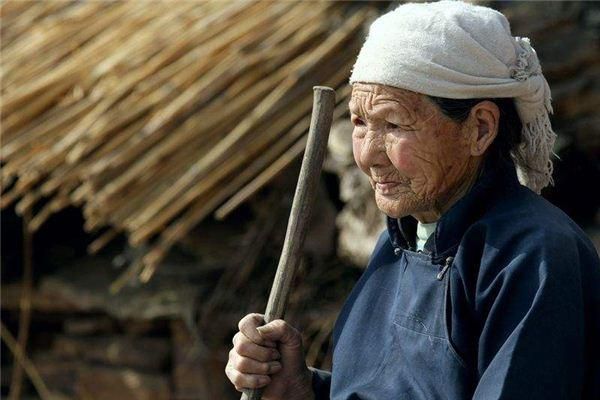 梦到老太太是什么意思_梦到老太太预示什么