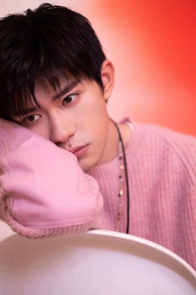 易烊千玺图片大全_如何找到高清无水印资源