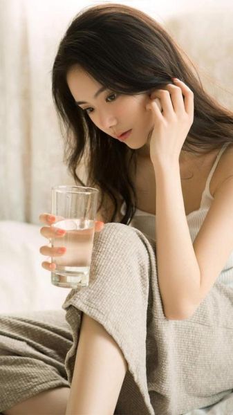 美女图片大全大图哪里找_高清无水印下载方法