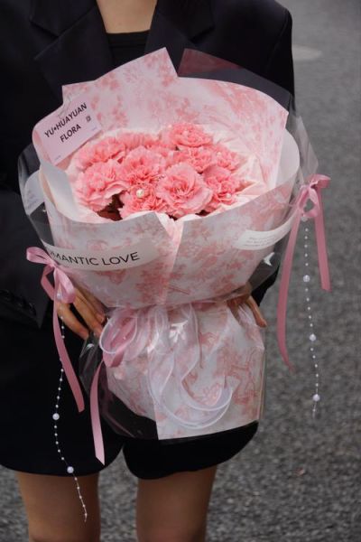 粉康乃馨花束图片大全_送妈妈合适吗