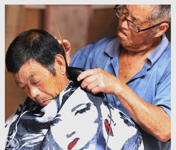 梦到剃头发是什么意思_梦见自己剃光头好不好