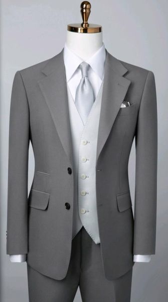 新郎西装怎么选_新郎图片大全哪里找