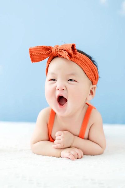 宝宝几个月会有意识的笑_婴儿社交微笑时间表