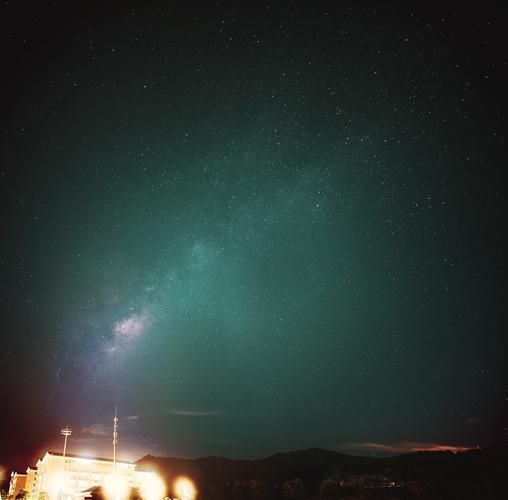 夜空图片大全哪里找_如何拍摄星空银河