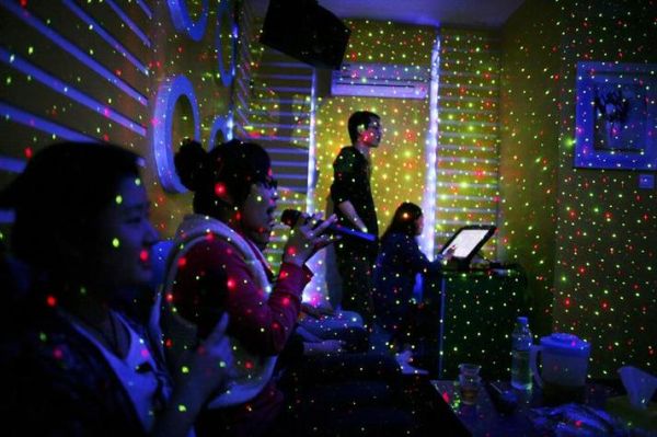 梦到ktv是什么意思_梦见去ktv唱歌代表什么