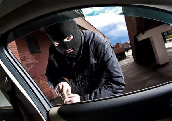 梦到车被偷是什么意思_车被偷梦境解析